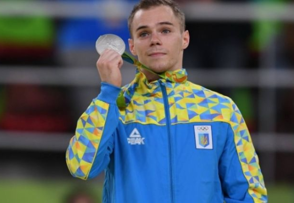 Украинский гимнаст Верняев завоевал серебряную медаль на Олимпиаде-2016