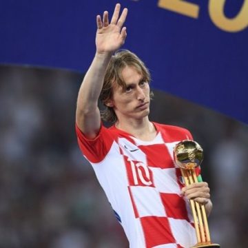 Гегемония Роналду и Месси прервана: Золотой мяч выдали игроку из Хорватии