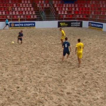 Команда АиФ.ua по пляжному футболу начала с поражения чемпионат Киева 2019